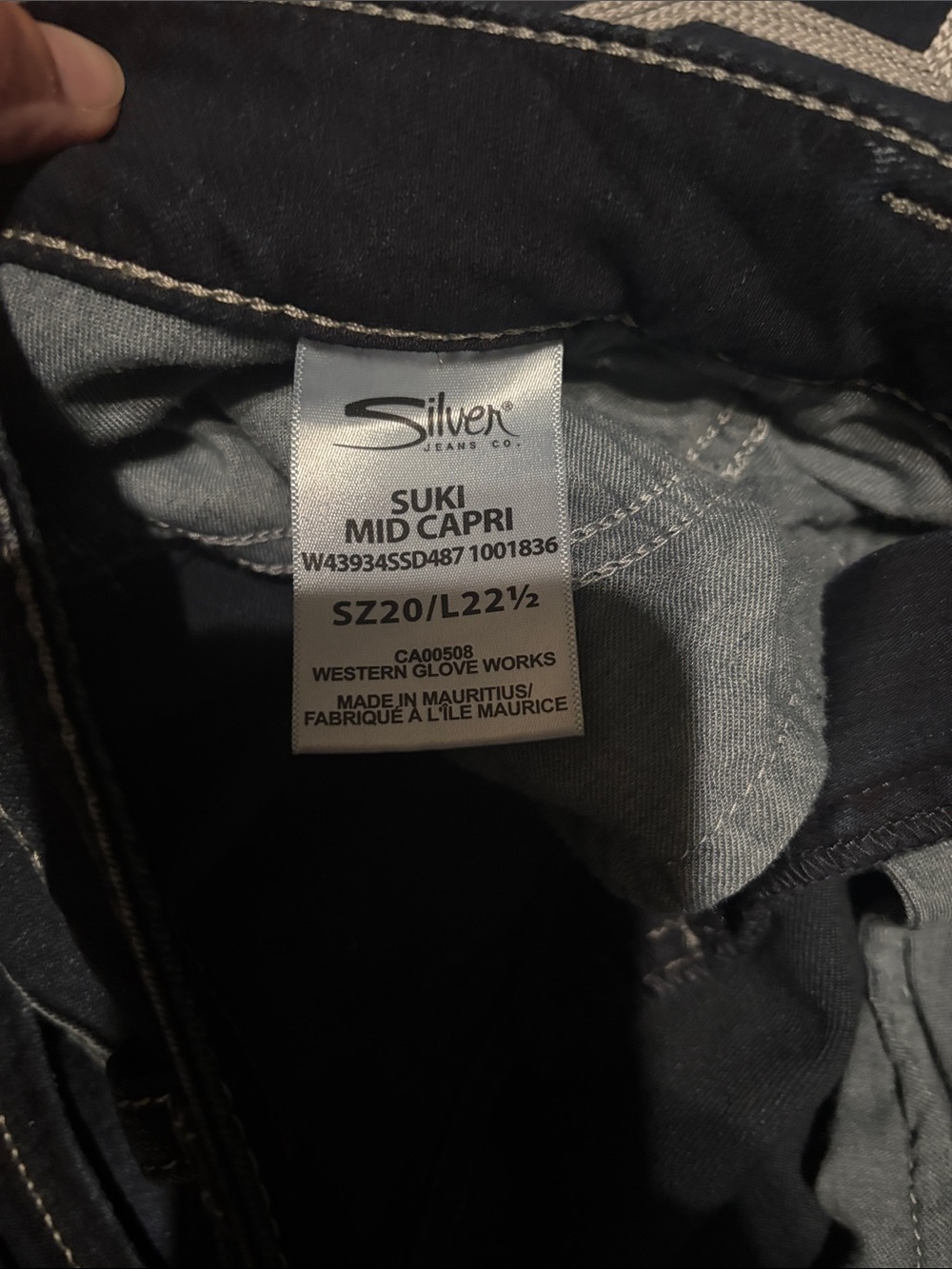 Silver Jeans Dark Wash Cropped Capri - Classic Indigo - Picture 3 of 3